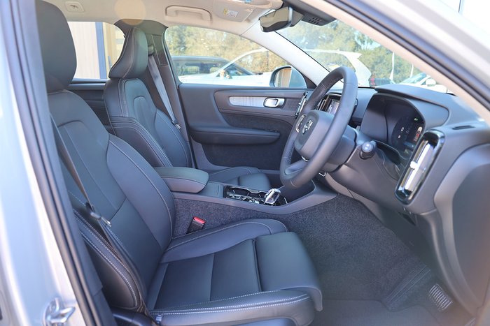 2024 Volvo XC40 Ultra B4 Bright