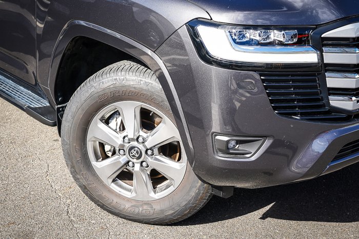 2025 Toyota LANDCRUISER VX