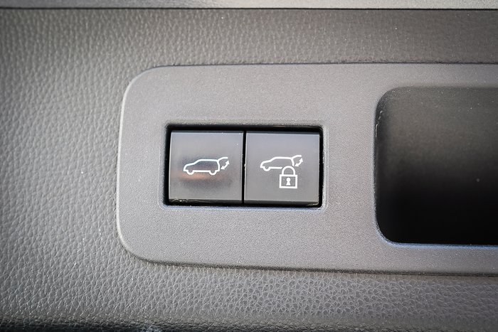 2025 Toyota LANDCRUISER VX