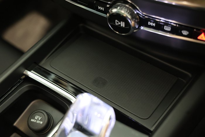 2025 Volvo XC60 Plus B5 Bright