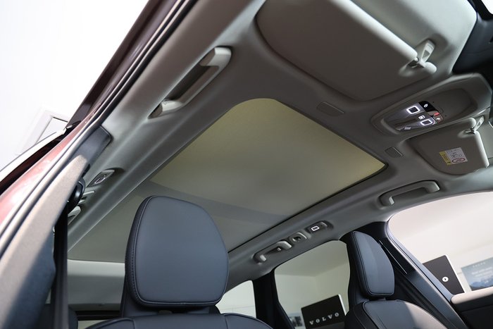 2025 Volvo XC60 Plus B5 Bright