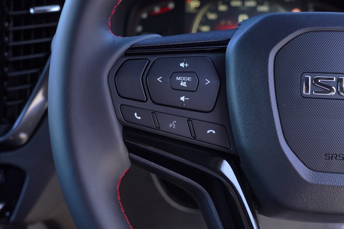 2025 Isuzu D-MAX X-TERRAIN