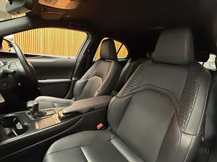 2020 Lexus UX250h Luxury 2.0L Hybrid Auto E-CVT SUV