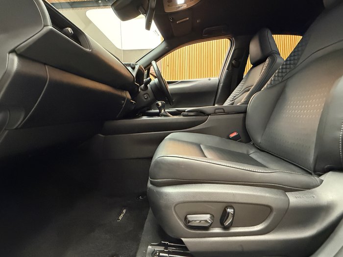 2020 Lexus UX250h Luxury 2.0L Hybrid Auto E-CVT SUV