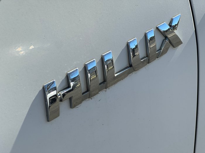 2019 TOYOTA HILUX WORKMATE TGN121R MY19 WHITE