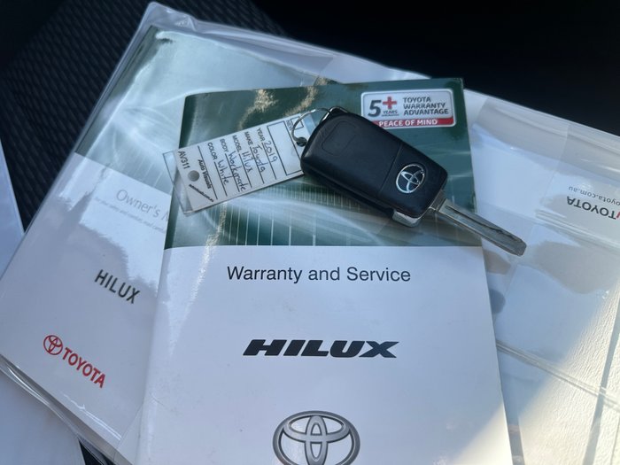 2019 TOYOTA HILUX WORKMATE TGN121R MY19 WHITE
