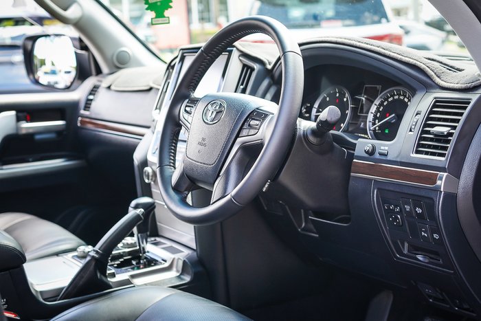 2016 Toyota LANDCRUISER VX