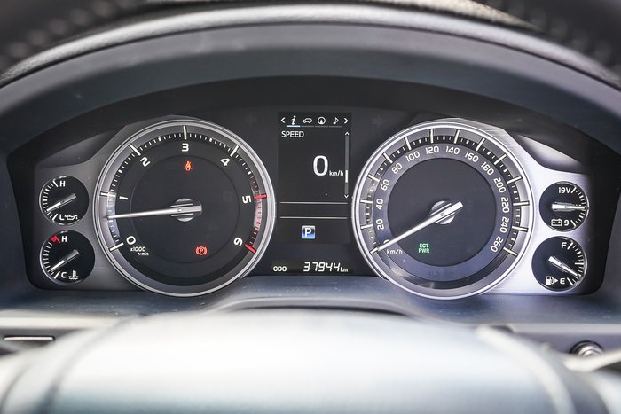 2016 Toyota LANDCRUISER VX