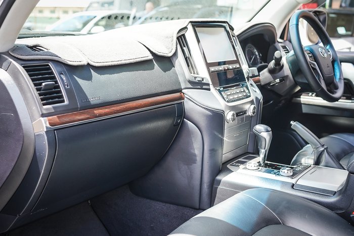 2016 Toyota LANDCRUISER VX