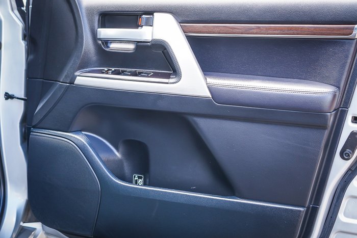 2016 Toyota LANDCRUISER VX