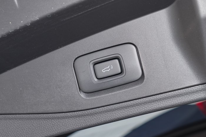 2026 Isuzu MU-X LS-T