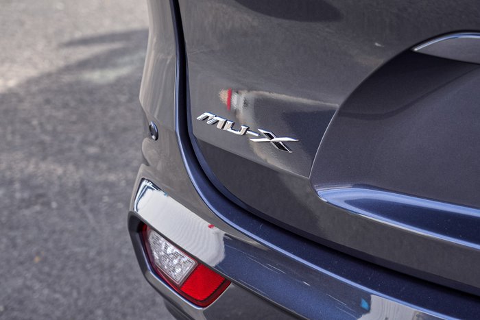 2026 Isuzu MU-X LS-T