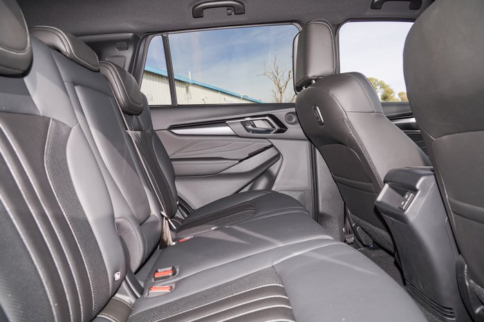2026 Isuzu MU-X LS-T