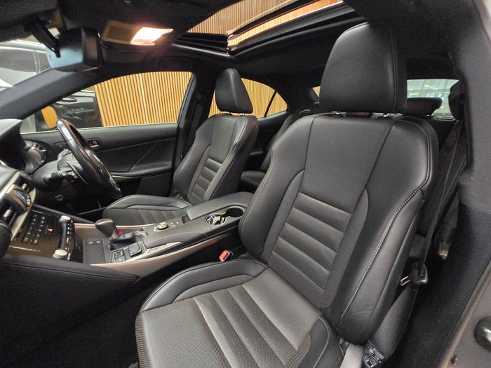 2017 Lexus IS300h F Sport 2.5L Hybrid CVT Sedan