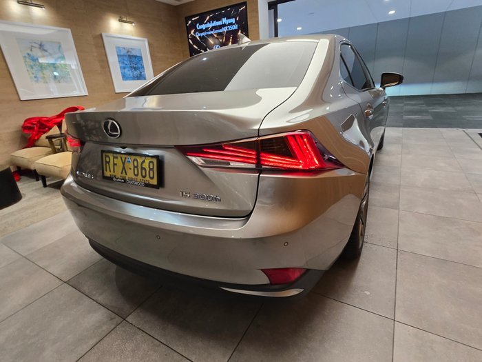 2017 Lexus IS300h F Sport 2.5L Hybrid CVT Sedan