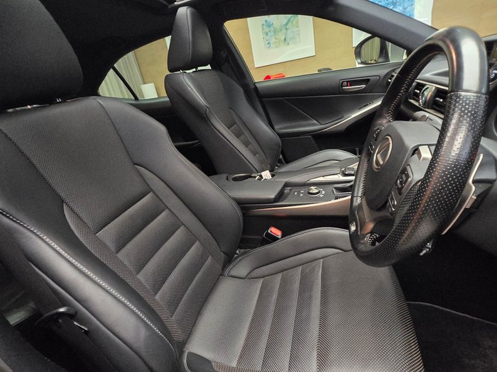 2017 Lexus IS300h F Sport 2.5L Hybrid CVT Sedan