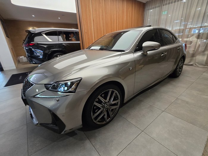 2017 Lexus IS300h F Sport 2.5L Hybrid CVT Sedan