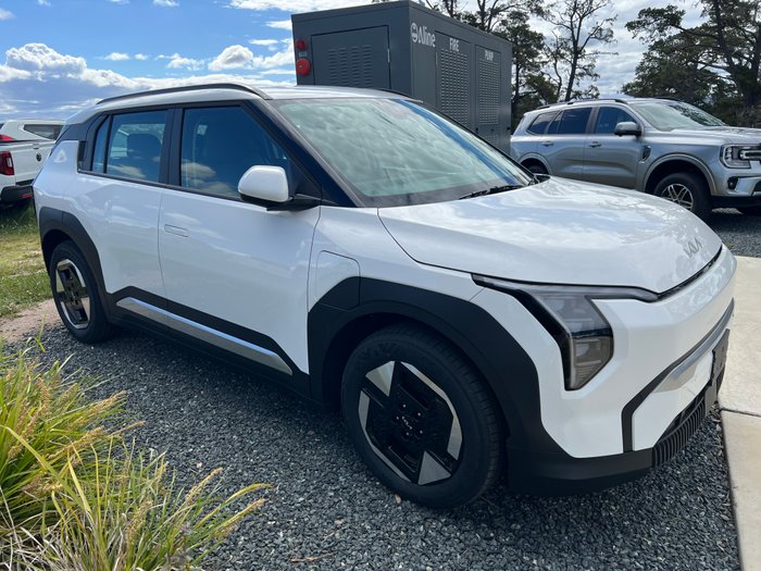 2025 KIA EV3 AIR