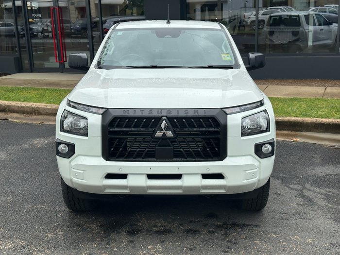 2025 MITSUBISHI TRITON GLX