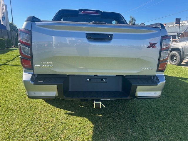 2025 Isuzu D-MAX X-TERRAIN MY24 MERCURY SILVER