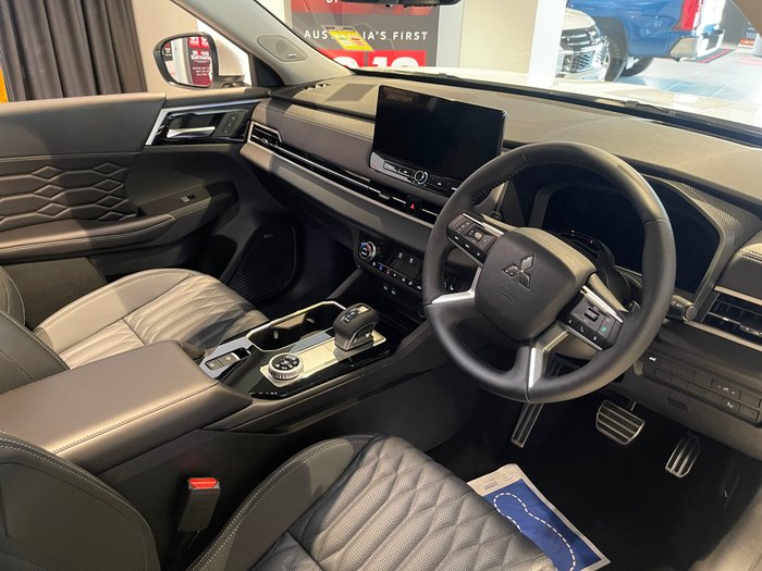 2025 MITSUBISHI Outlander EXCEED