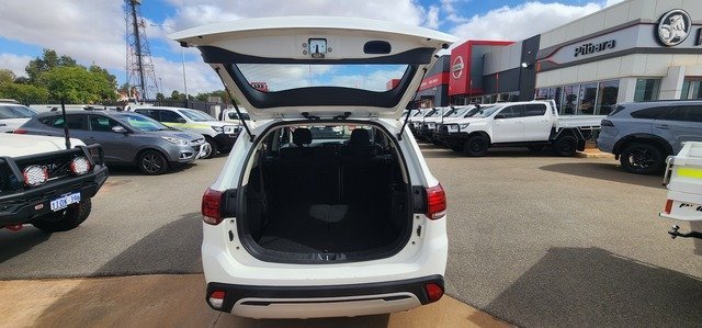 2020 MITSUBISHI OUTLANDER White
