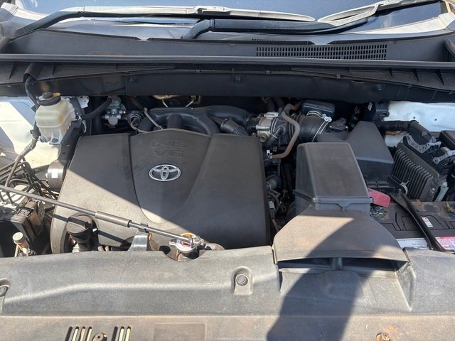 2017 Toyota Kluger GX AWD White