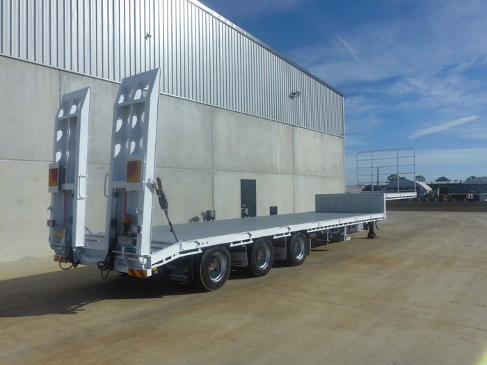 2011 Maxitrans Semi Dropdeck With Ramps - RENTAL