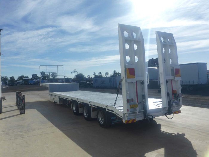 2011 Maxitrans Semi Dropdeck With Ramps - RENTAL