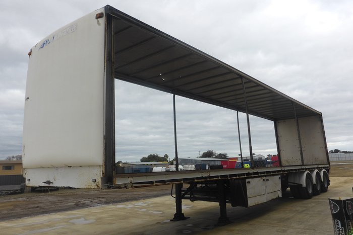 1999 Freighter 22 Pallet Curtainsider - Road Train Lead