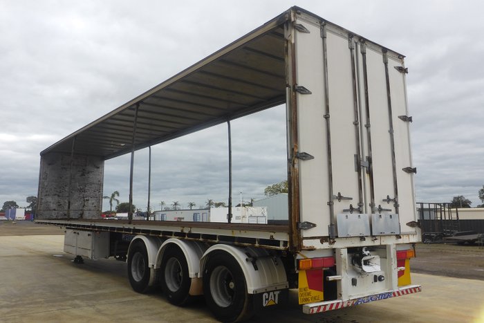 1999 Freighter 22 Pallet Curtainsider - Road Train Lead