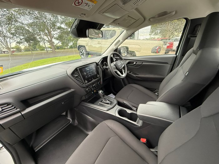 2026 Isuzu D-MAX SX