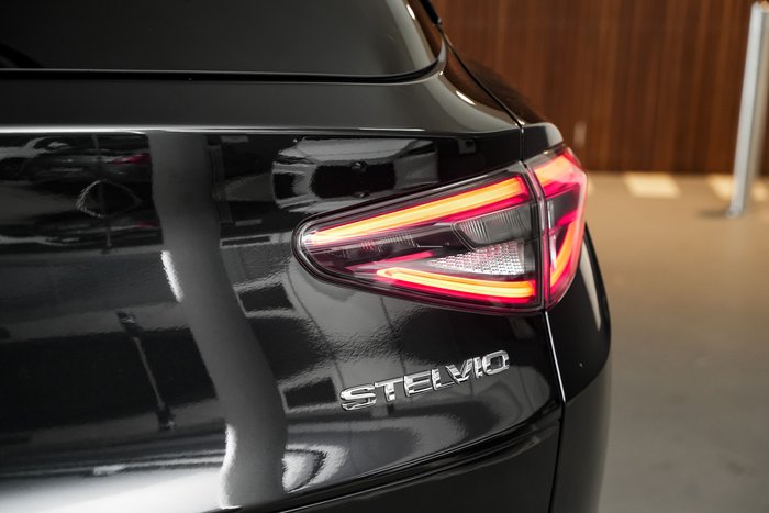 2023 Alfa Romeo Stelvio Veloce