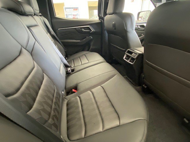 2025 ISUZU D-MAX LSU+