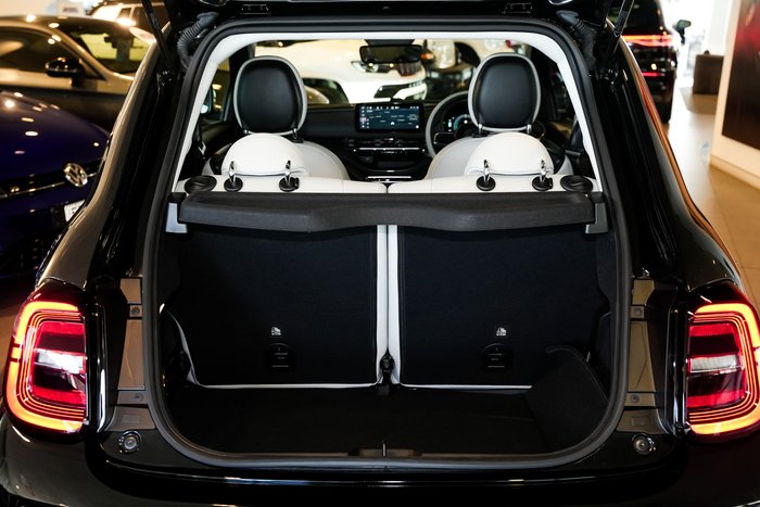 2023 Fiat 500e La Prima