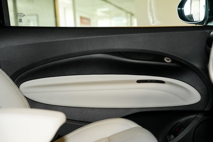 2023 Fiat 500e La Prima