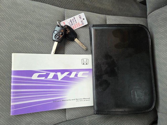 2011 Honda Civic VTi-L 8th Gen MY11 WHITE