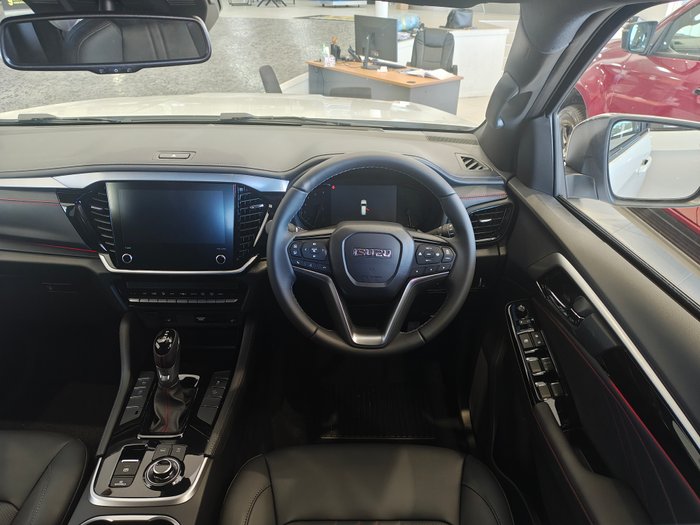 2026 ISUZU MU-X XT