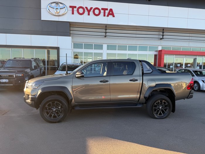 2023 Toyota Hilux Rogue Brown