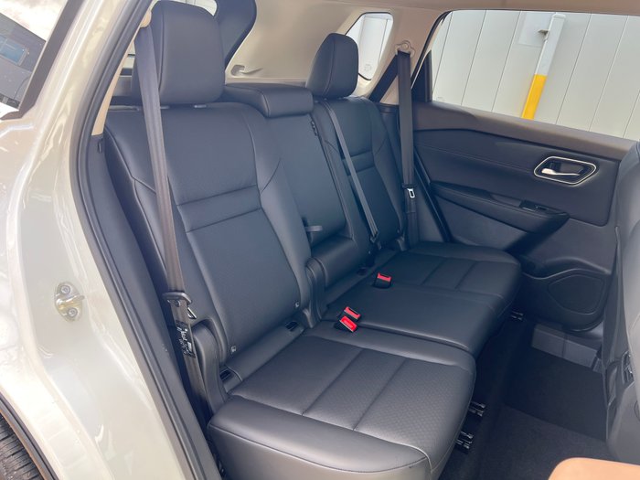 2025 Nissan X-TRAIL ST-L 2WD