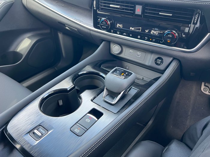 2025 Nissan X-TRAIL ST-L 2WD