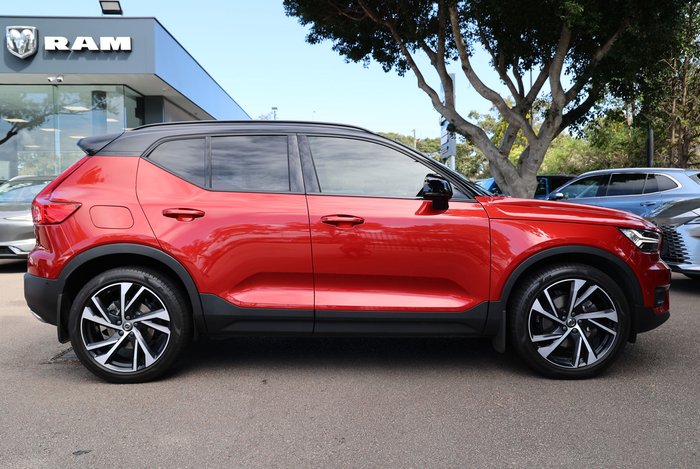 2019 Volvo XC40 T5 R-Design