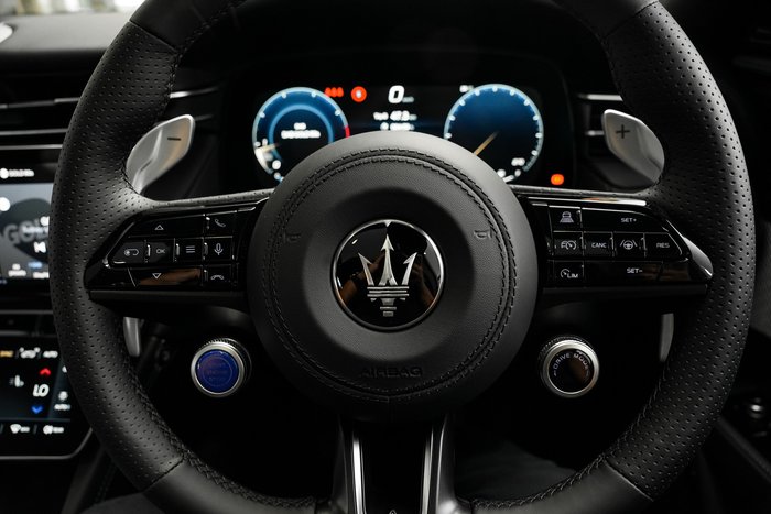 2025 Maserati Grecale 300 HP 4WD NERO TEMPESTA-408