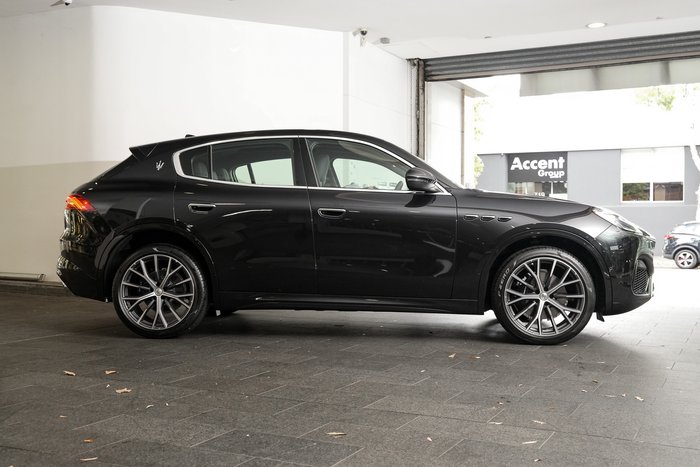 2025 Maserati Grecale 300 HP 4WD NERO TEMPESTA-408