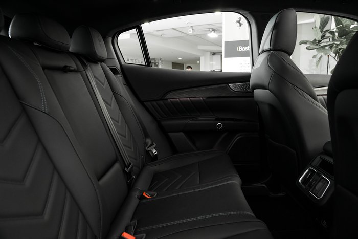 2025 Maserati Grecale 300 HP 4WD NERO TEMPESTA-408