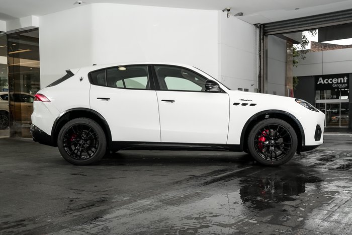 2025 Maserati Grecale MODENA 330HP HYBRID Bianco Banchisa-240