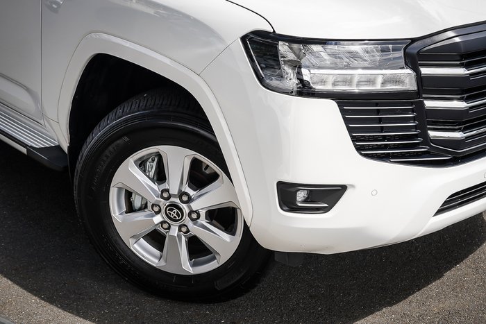 2025 Toyota LANDCRUISER GXL