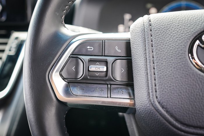 2025 Toyota LANDCRUISER GXL