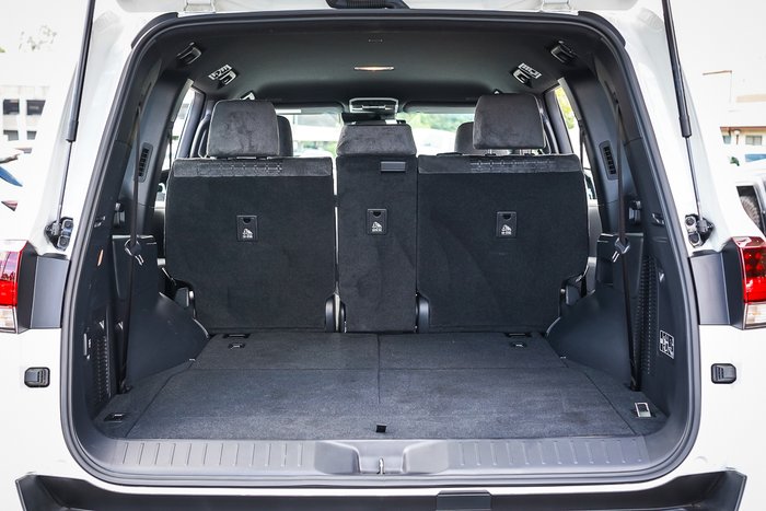 2025 Toyota LANDCRUISER GXL