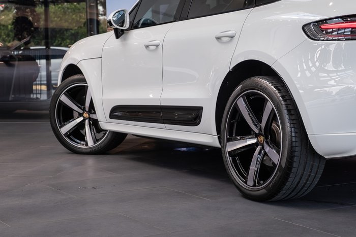 2024 Porsche Macan T